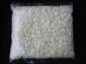 Vacuum-packed peeled onions